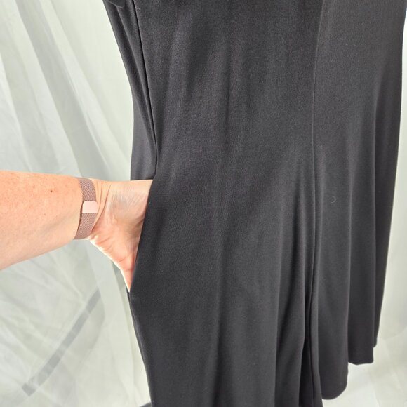 725-27 Torrid Black Midi Sweetheart Neckline dress, Super Comfortable Sz 2 16/18 - Picture 4 of 9